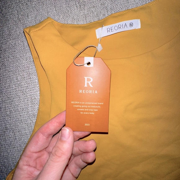 REORIA Yellow Cropped Tank Top - Picture 3 of 6